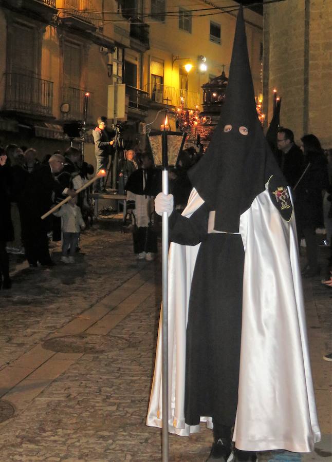 Así fue la noche del Viernes Santo lojeño. 