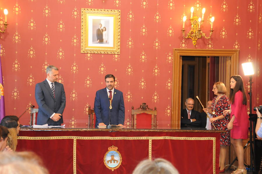 oaquín Camacho inicia su tercer mandato como alcalde de Loja. 