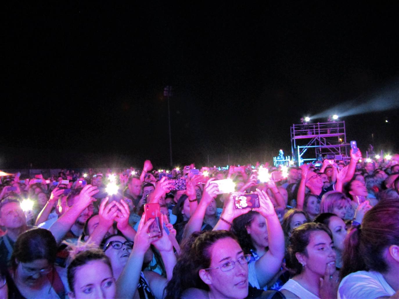 Fotos: 15.000 personas &#039;vibran&#039; en Loja con Bisbal