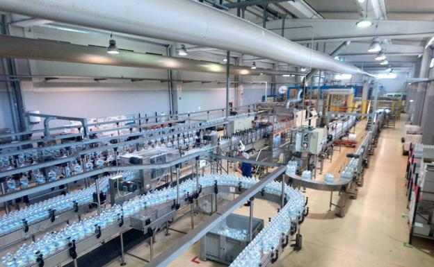 El agua Font Natura de Loja es la preferida de los andaluces y de las tres más vendidas en España