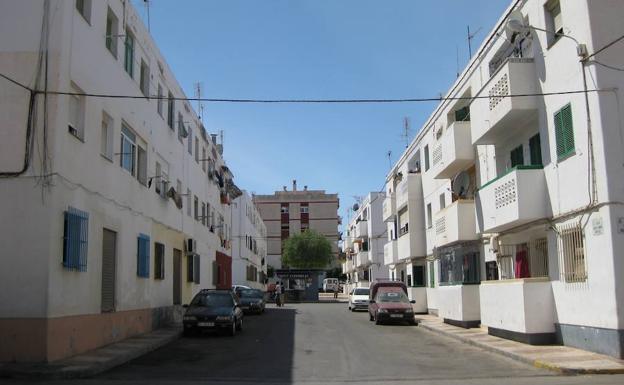 El Defensor pide explicaciones a la Junta, el Ayuntamiento y Endesa por los cortes de luz