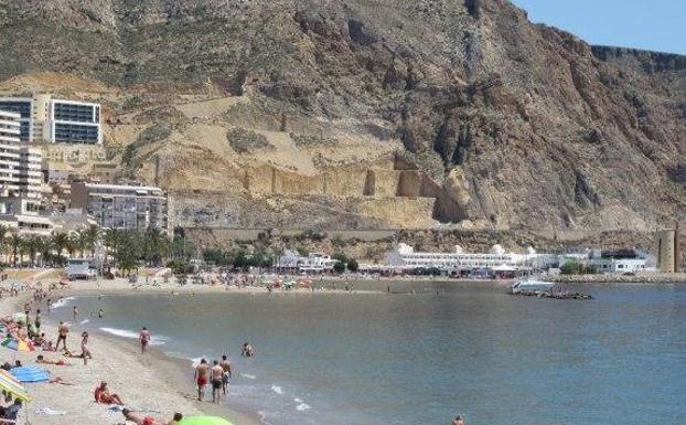 El TSJA rechaza que Roquetas tenga que indemnizar al promotor de los acantilados de Aguadulce