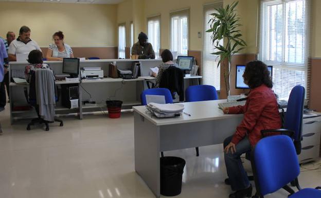 Se crearán 15 puestos de administrativo que se cubrirán por oposición interna.