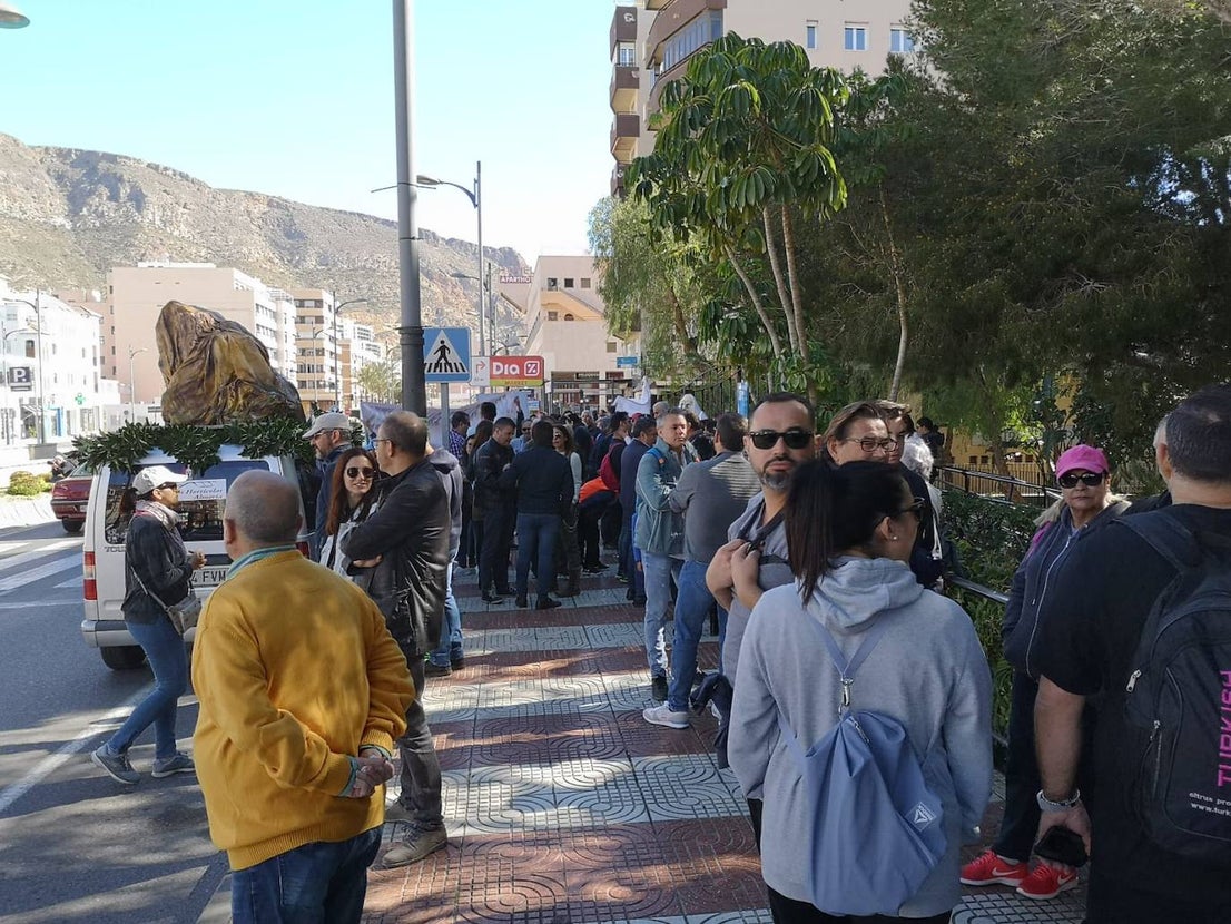 Los manifestantes exigen soluciones definitivas y no «parches». 