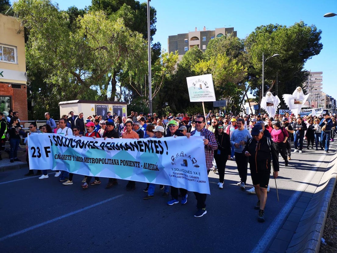 Los manifestantes exigen soluciones definitivas y no «parches». 