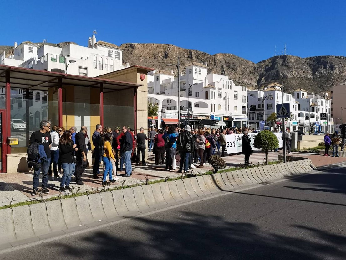 Los manifestantes exigen soluciones definitivas y no «parches». 