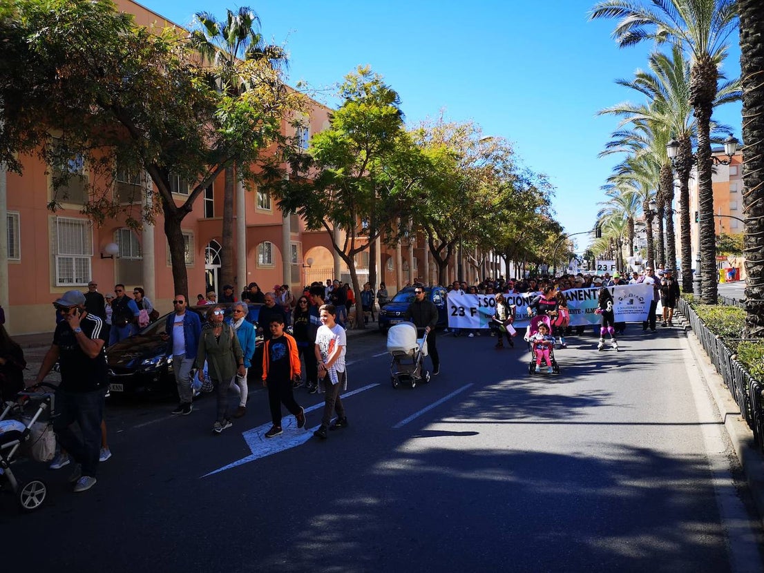 Los manifestantes exigen soluciones definitivas y no «parches». 