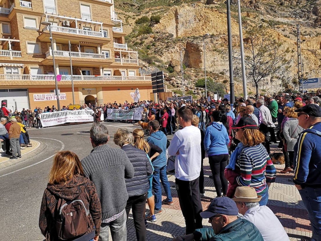 Los manifestantes exigen soluciones definitivas y no «parches». 