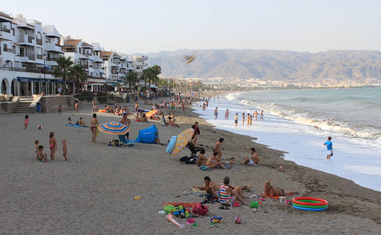 Imagen de archivo de la playa de La Romanilla.
