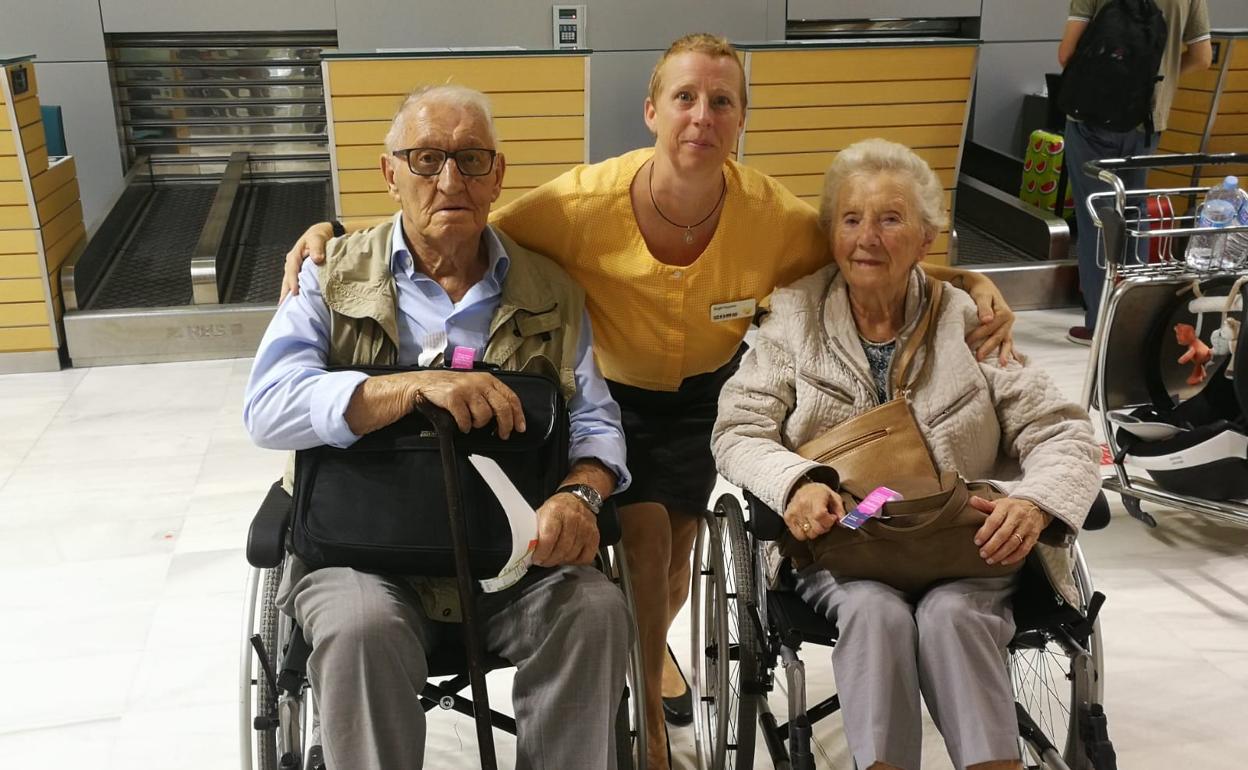 Birgitt Keppens (en el centro), impulsora de la iniciativa, ha sido guía de Thomas Cook hasta que el touroperador quebró