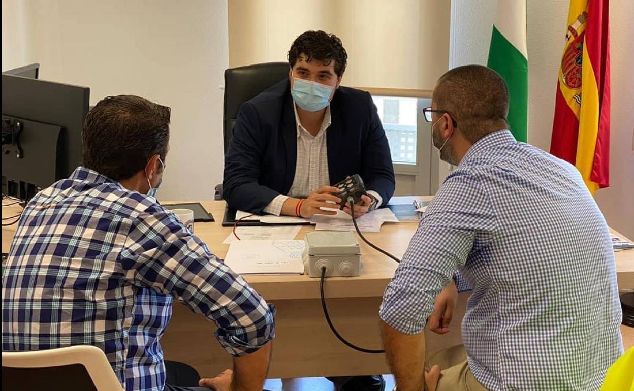 Roquetas instalará tres medidores de la contaminación lumínica