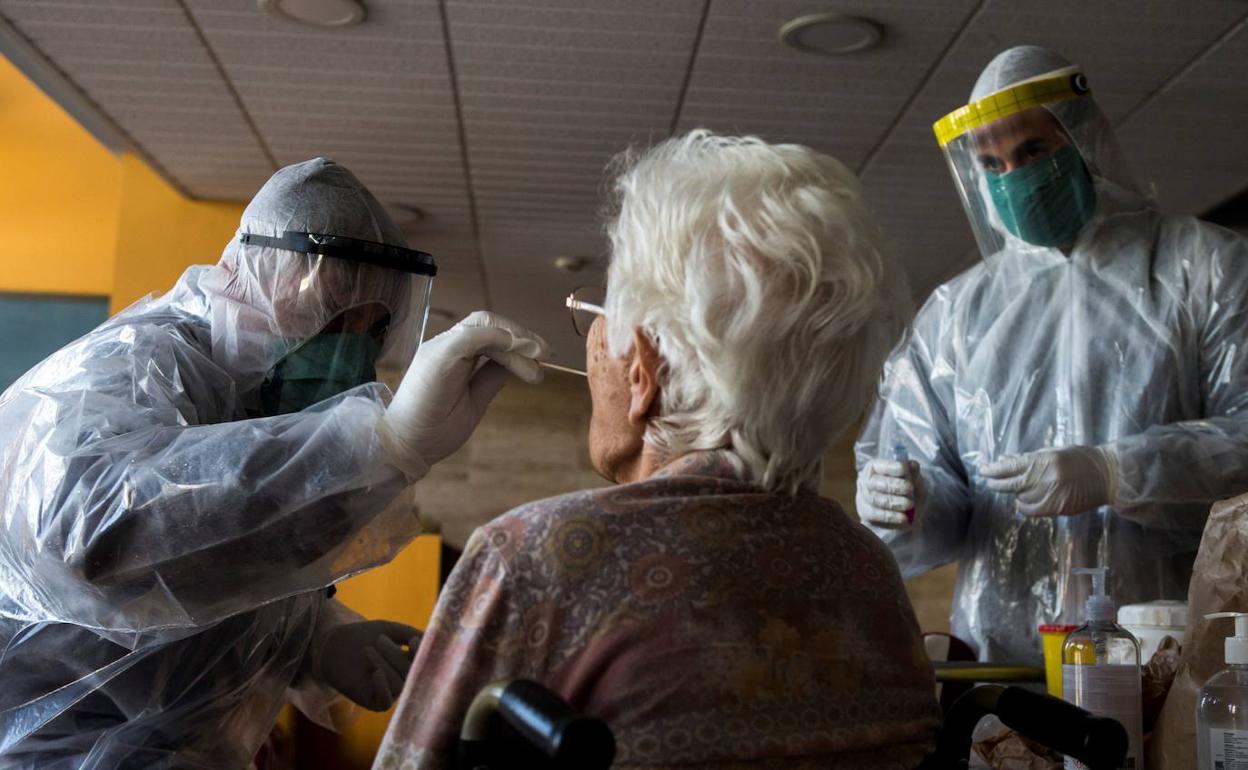 Coronavirus en Almería | El brote de Vícar afecta a casi una veintena de personas, 14 de ellos ancianos de la residencia