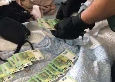 Imagen secundaria 1 - Sucesos en Almería | Les cazan con 700 plantas en la casa en la que vivían con sus cuatro hijos menores de edad