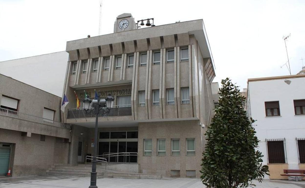 Cs quiere que el Ayuntamiento de Roquetas lidere el uso de mascarillas transparentes