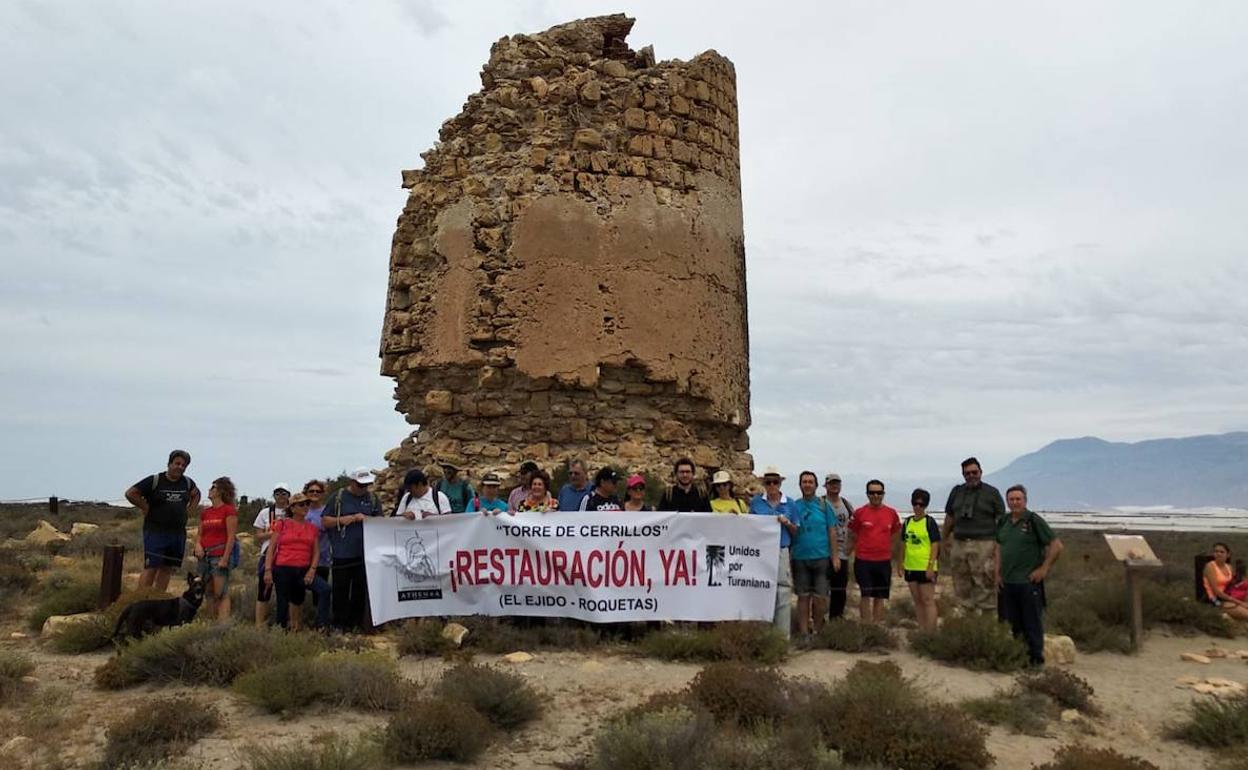 La torre es objeto de numerosas reivindicaciones como la realizada el año pasado por Athenaa y Unidos por Turaniana. 