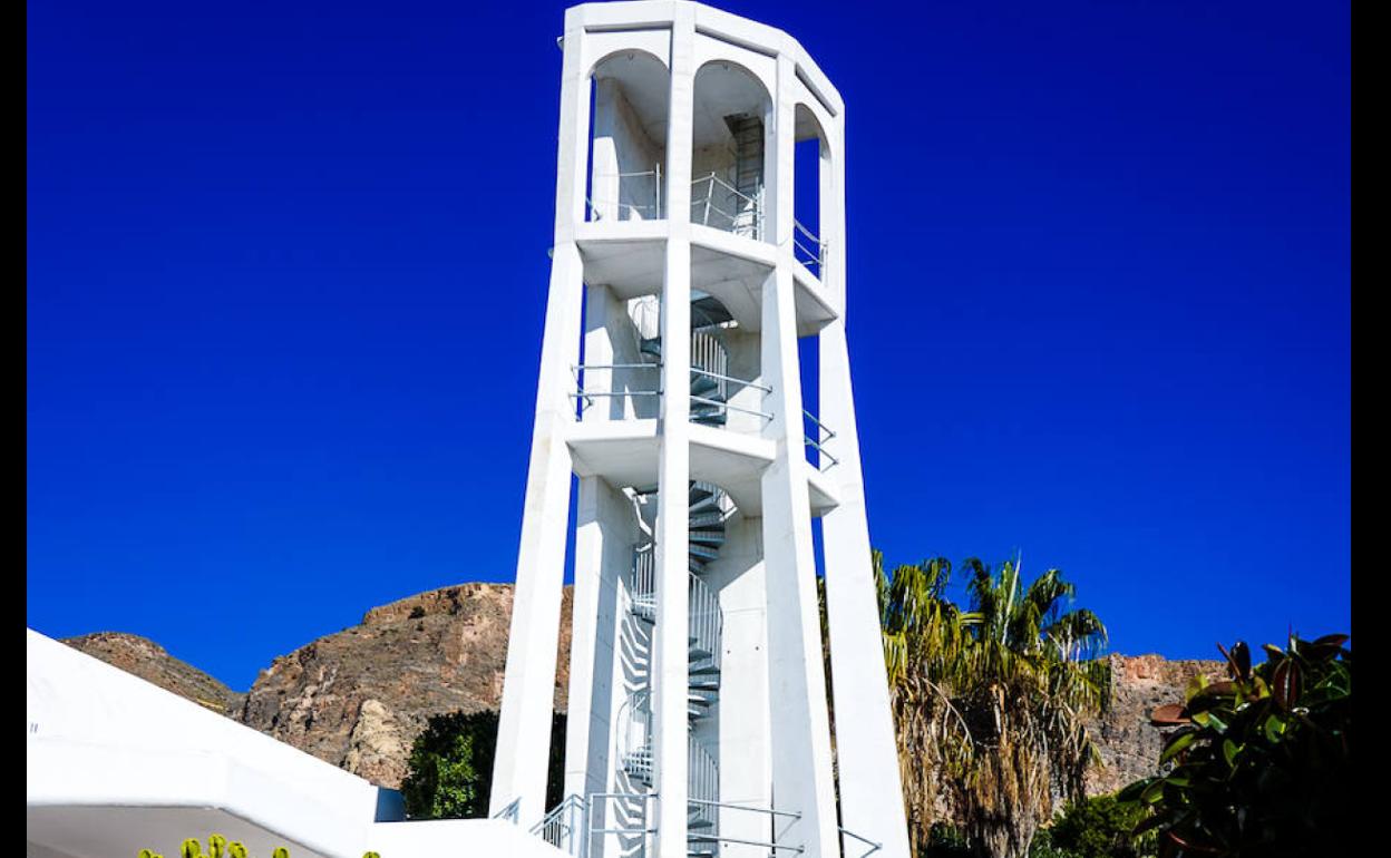 La Iglesia de Aguadulce, que ya recibió en 2020 70.000 euros para su campanario, recibirá este año otros 50.000 euros. 