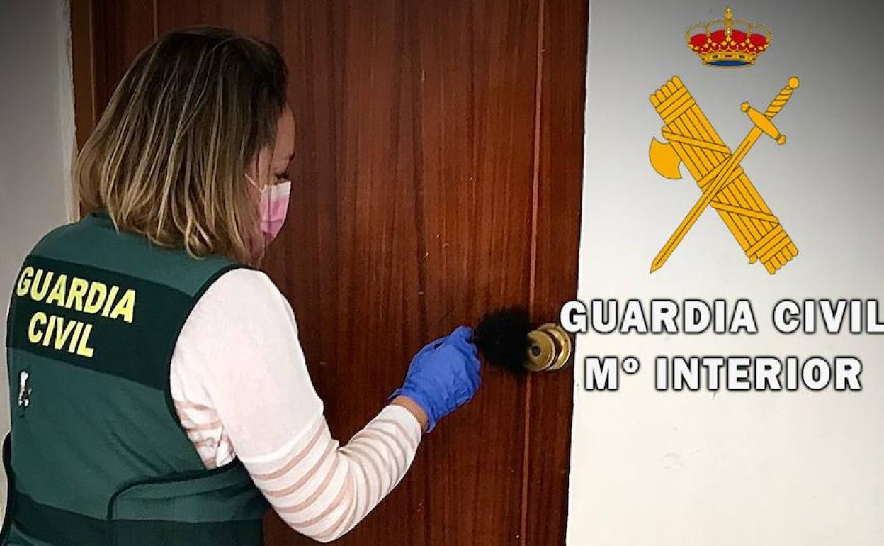 Sucesos en Almería | Intentan 'okupar' una vivienda a plena luz del día en Roquetas cuando su propietario se va a trabajar