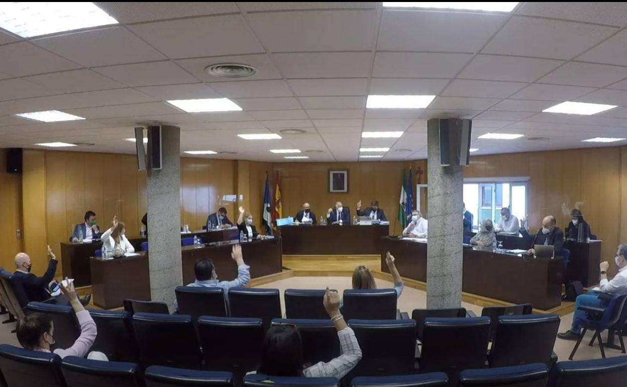 Amat frena la revisión del PGOU tras el derribo de la ley andaluza del suelo del PP
