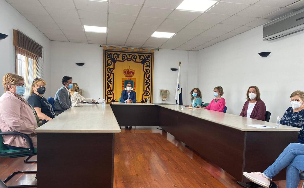 El alcalde de La Mojonera lamenta que el PP no se posicione junto a los vecinos que piden mejoras en la atención sanitaria