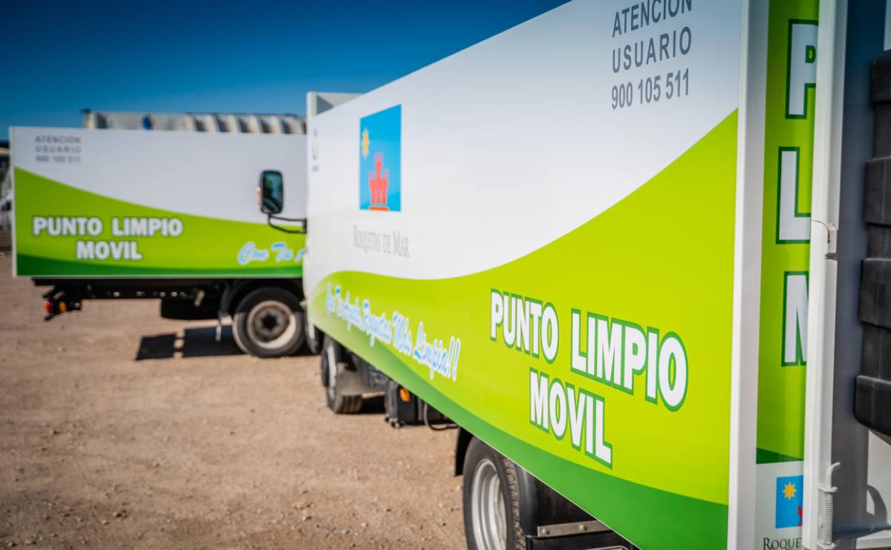 Mientras llega el punto limpio fijo, en Roquetas hay dos móviles desde hace dos años. 