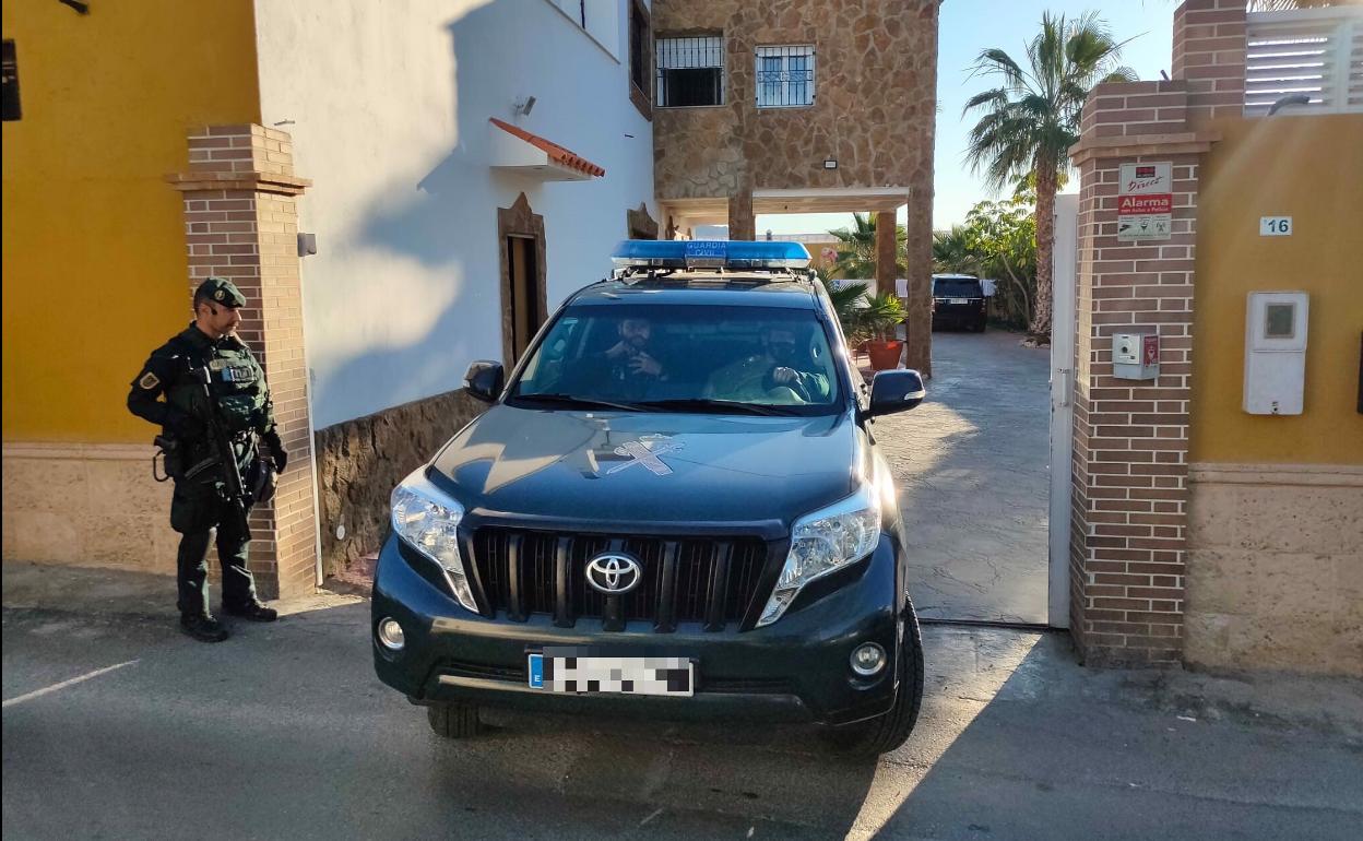 Sucesos en Almería | Detenido el líder de 'los Antones' en una operación contra el blanqueo y el narcotráfico en Roquetas de Mar