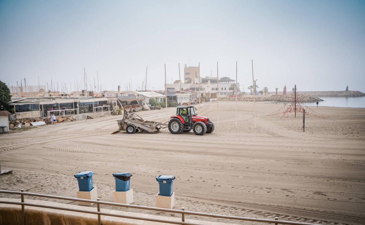 El litoral roquetero ya está listo para la Semana Santa, aunque el Plan de Playas no estará hasta mayo