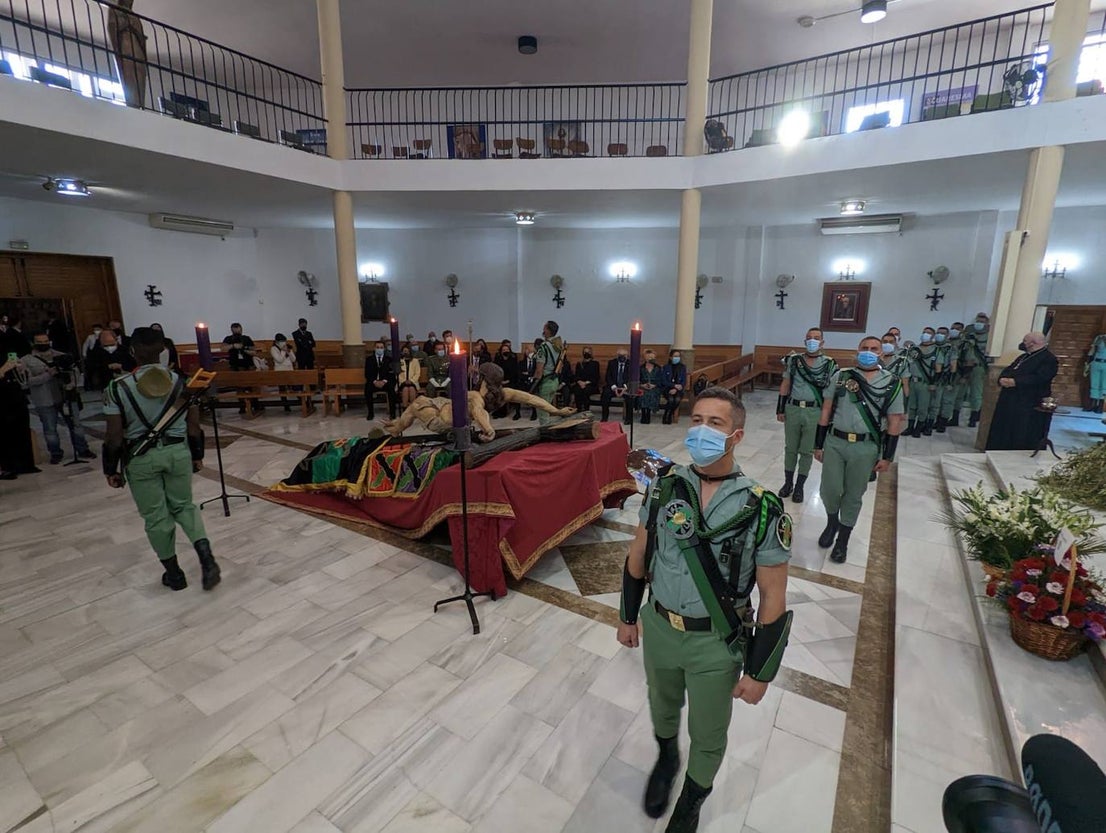 Fotos: La Legión vela al Cristo de la Buena Muerte de Roquetas