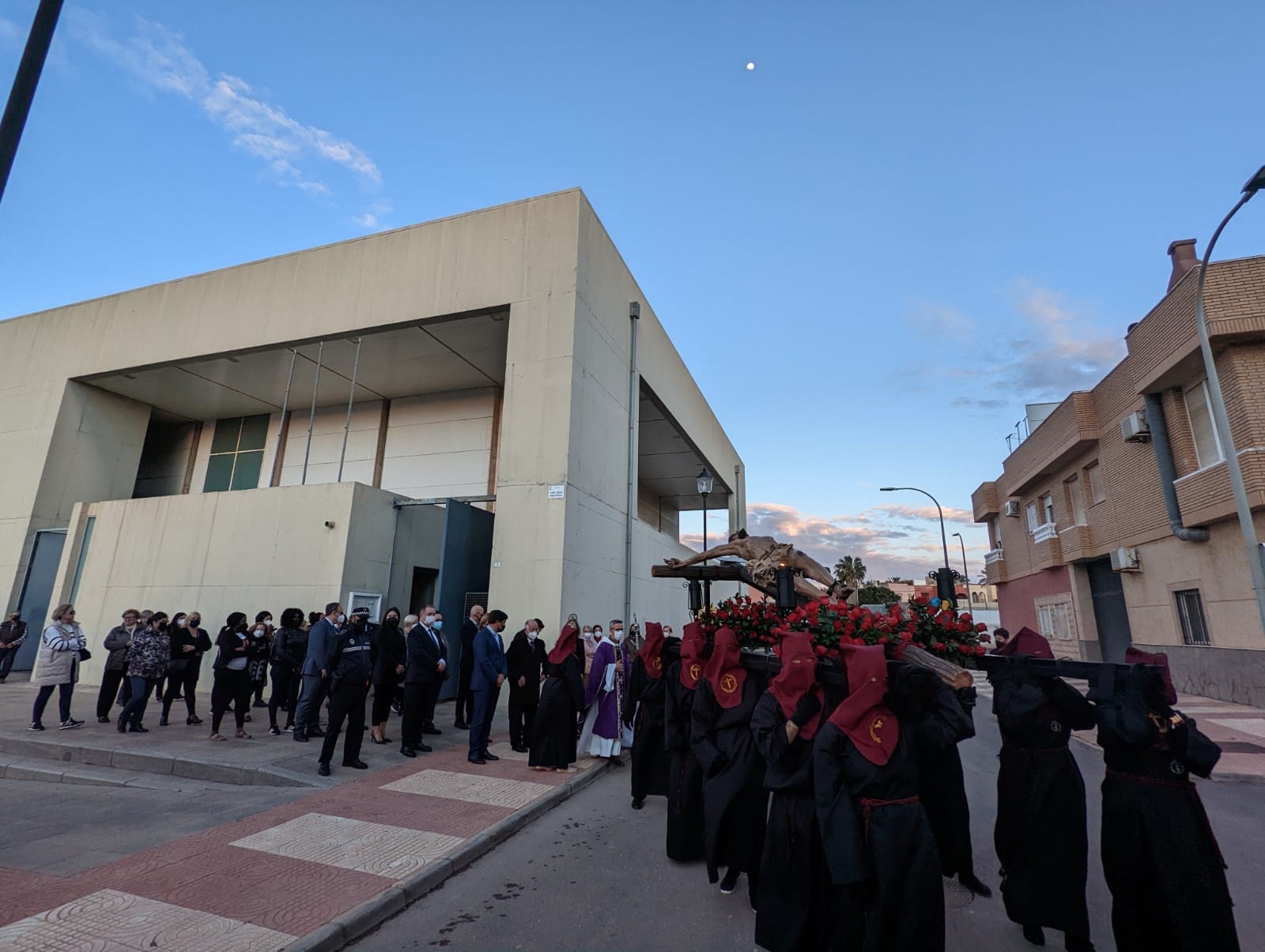 Fotos: El Cristo de la Expiración de Roquetas se echa a la calle