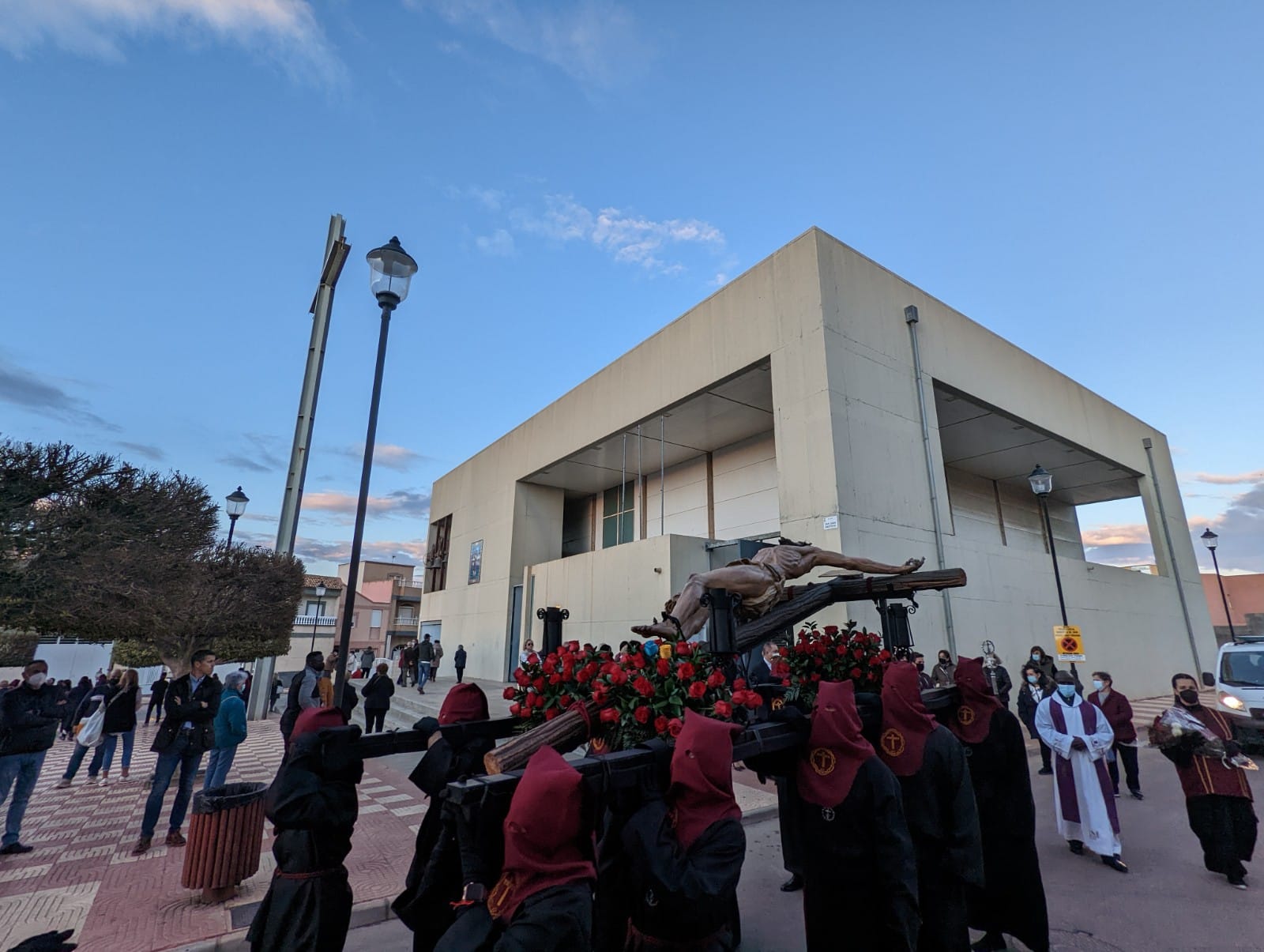 Fotos: El Cristo de la Expiración de Roquetas se echa a la calle