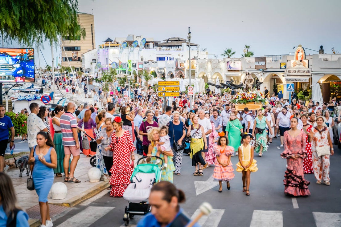 Fotos: Aguadulce lleva a la mar a su patrona
