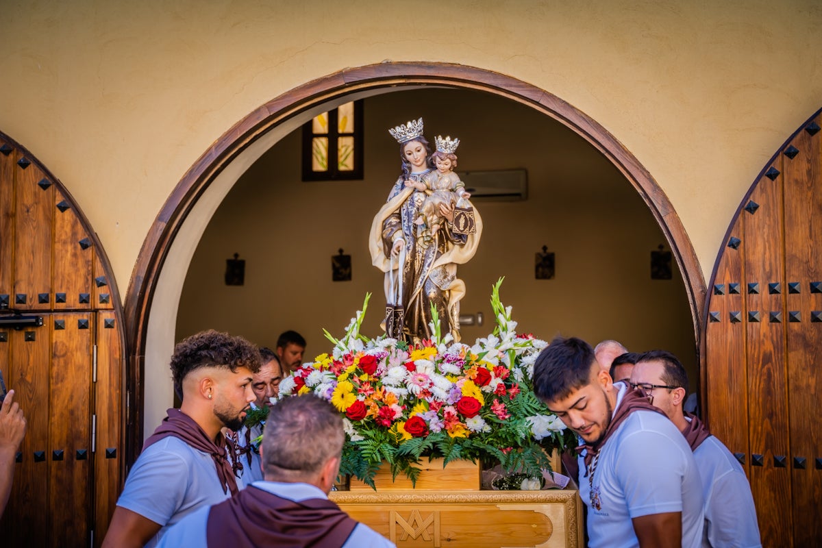 Fotos: Aguadulce lleva a la mar a su patrona