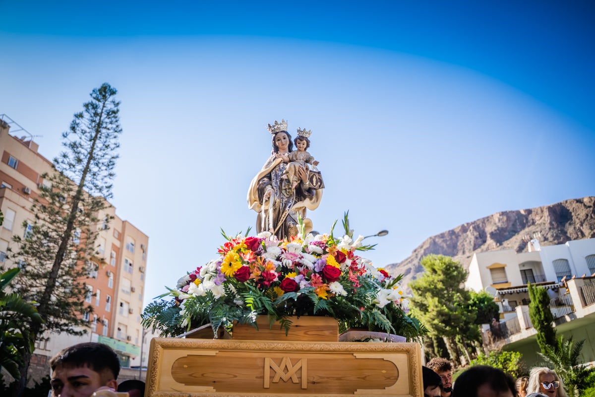 Fotos: Aguadulce lleva a la mar a su patrona