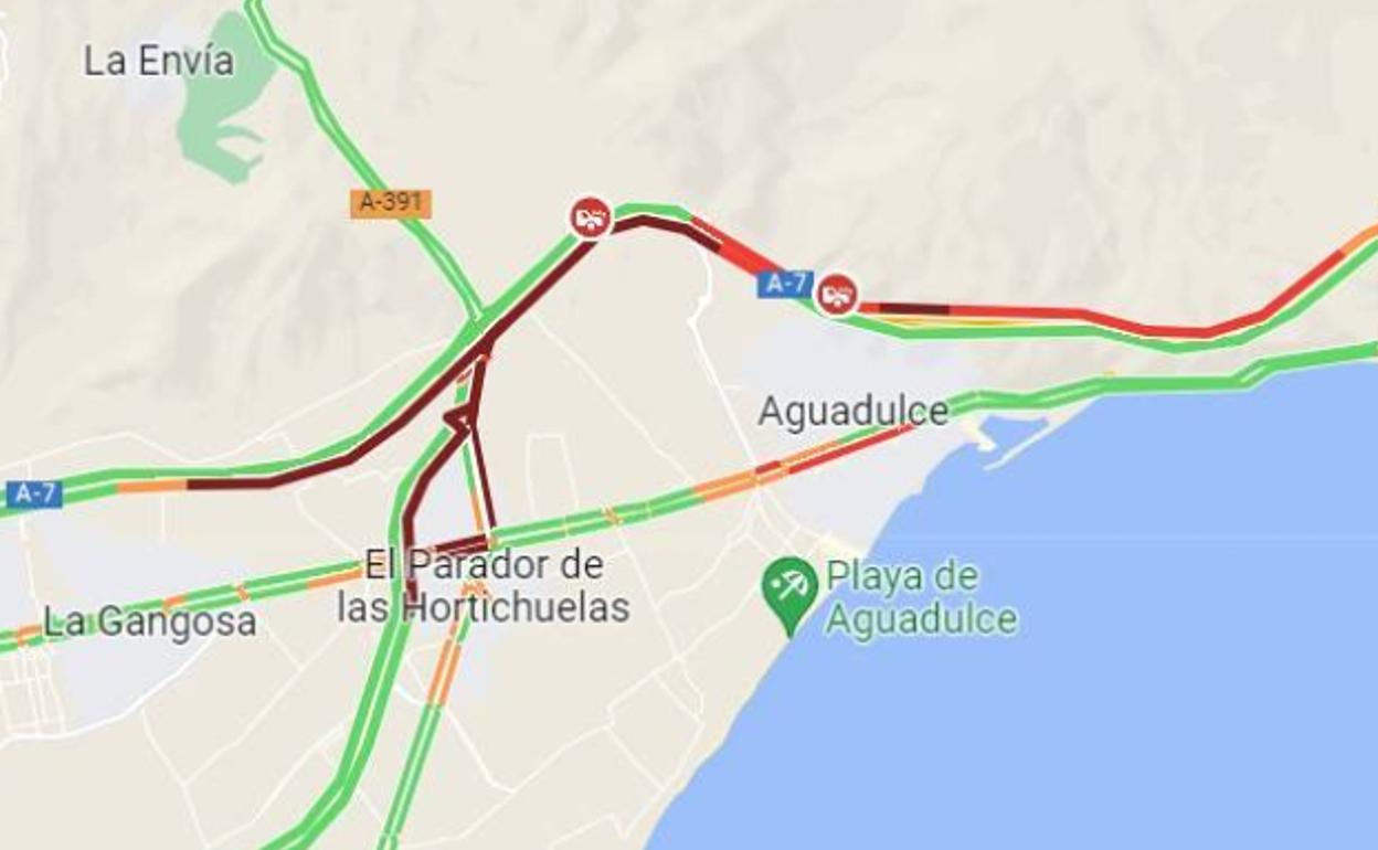 Una colisión múltiple colapsa la A7 y los accesos de El Parador y Aguadulce este viernes