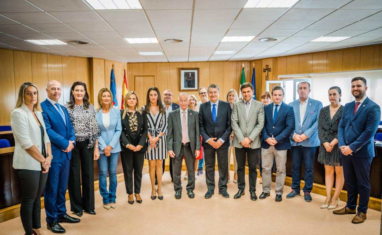 Antonio Sanz visita las obras del hospital y destaca el compromiso de la Junta con Roquetas