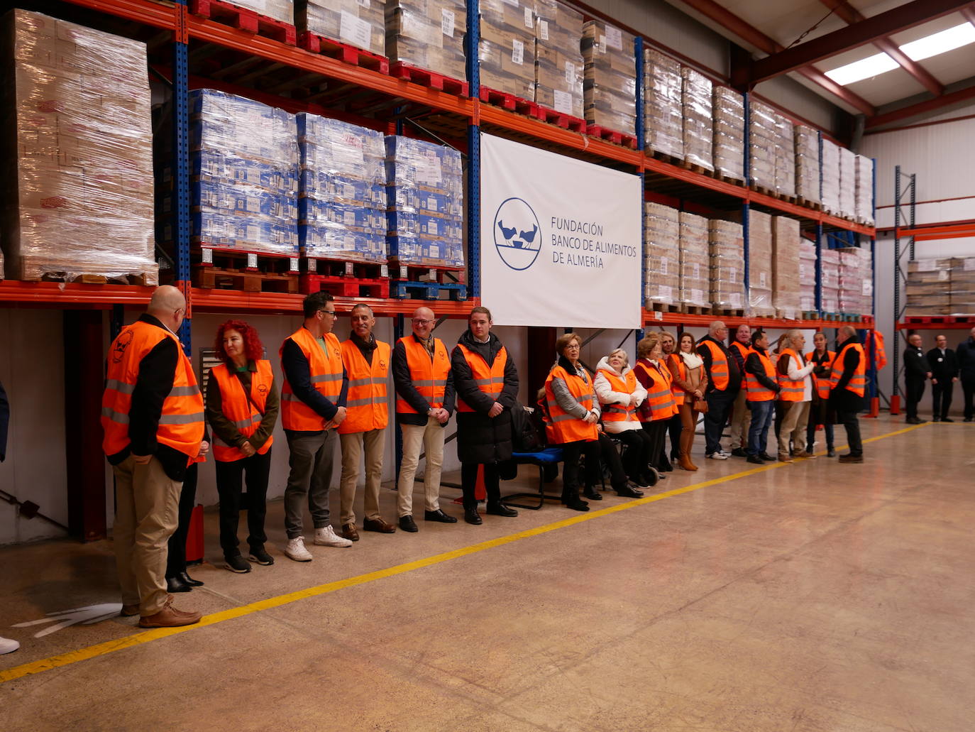 La reina Sofía visita el Banco de Alimentos en Roquetas