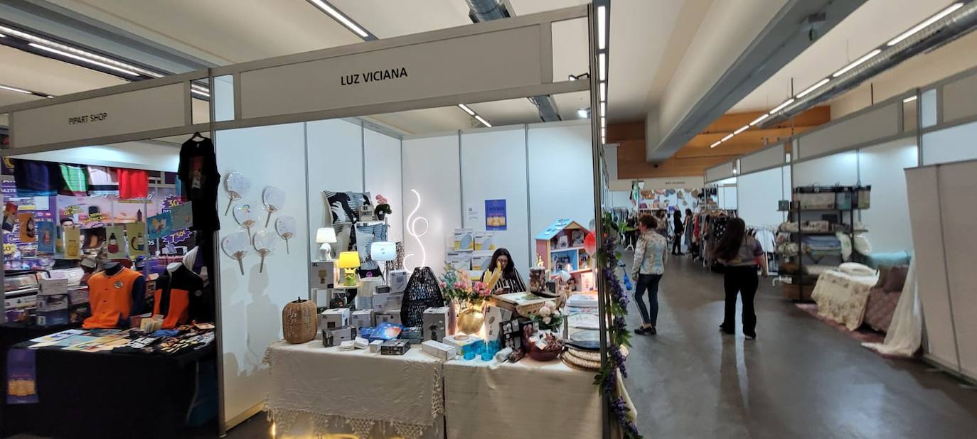 Así es la Feria Outlet del comercio local de Roquetas