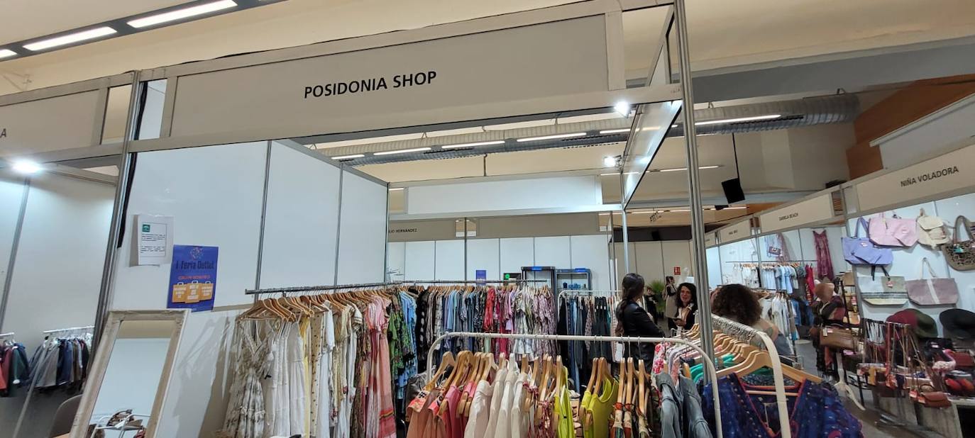 Así es la Feria Outlet del comercio local de Roquetas