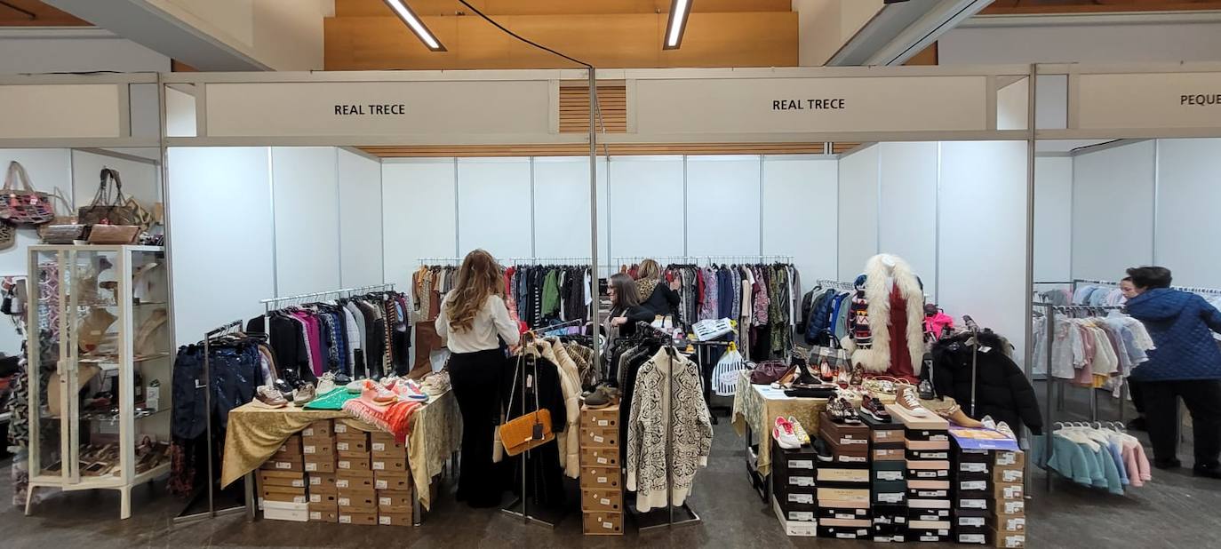 Así es la Feria Outlet del comercio local de Roquetas