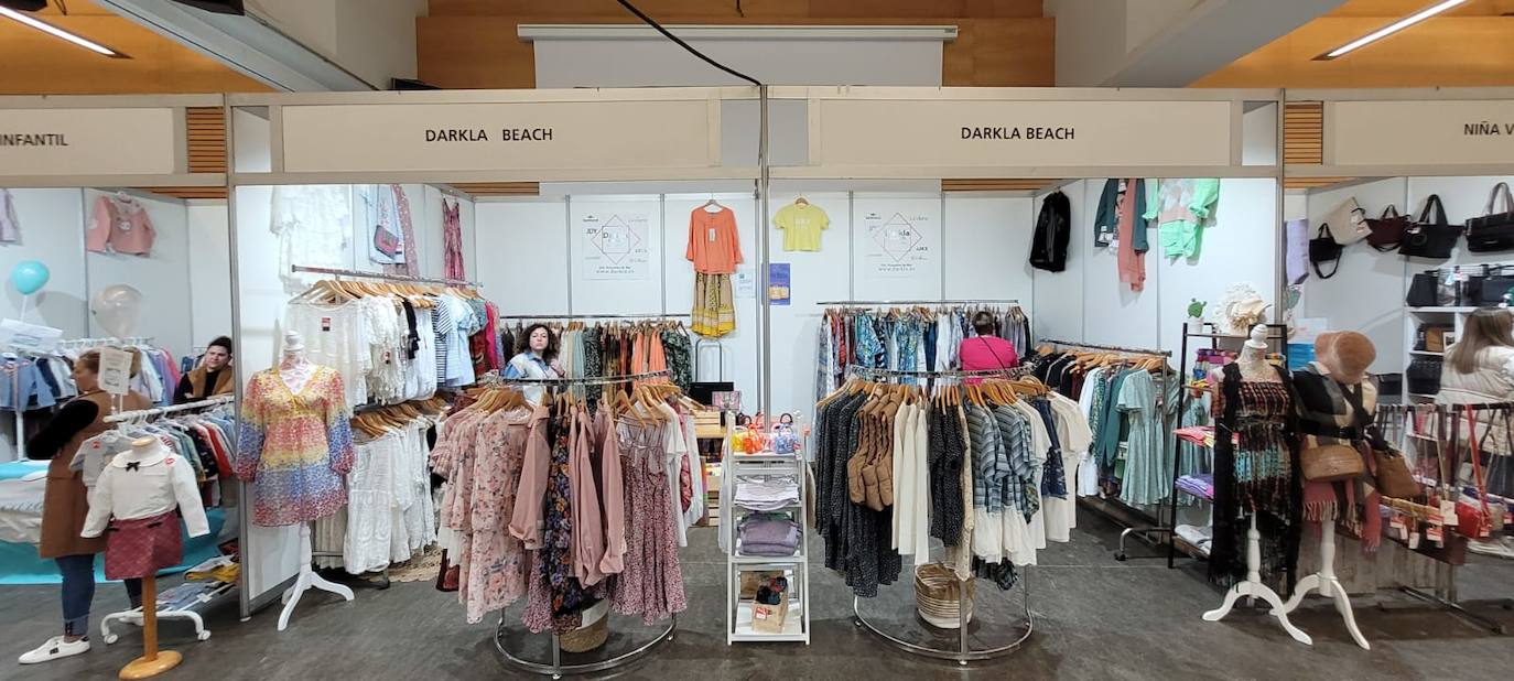 Así es la Feria Outlet del comercio local de Roquetas