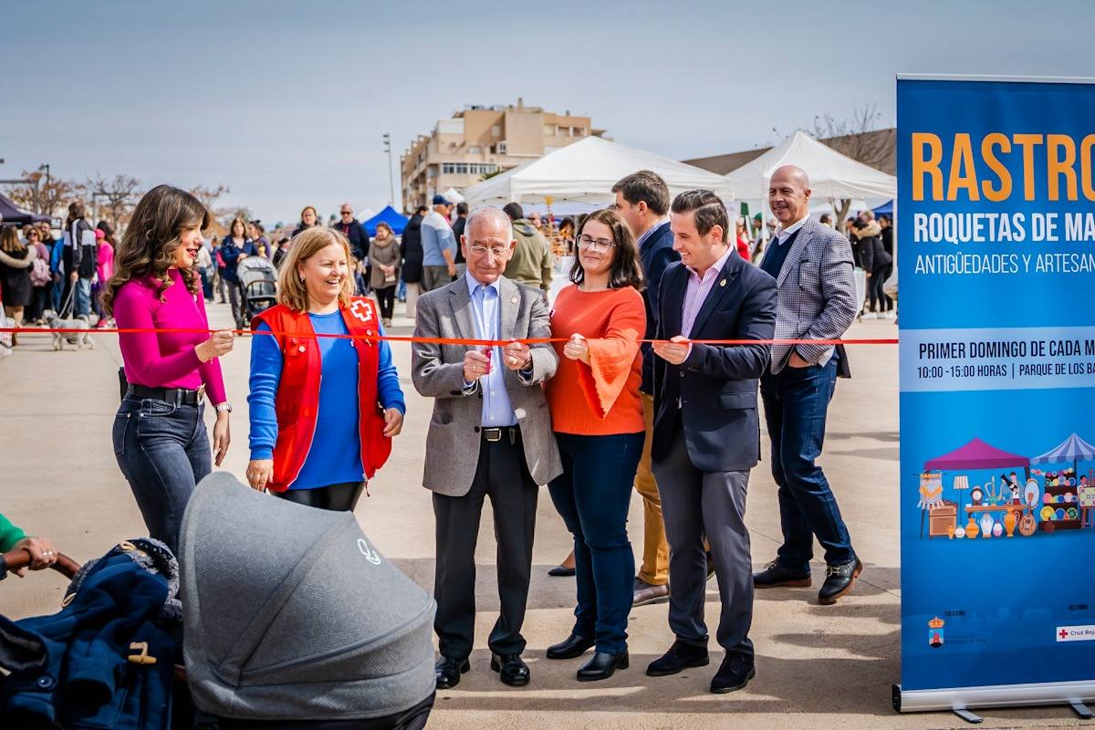 El nuevo Rastro de arte y antigüedades se estrena con un centenar de puestos
