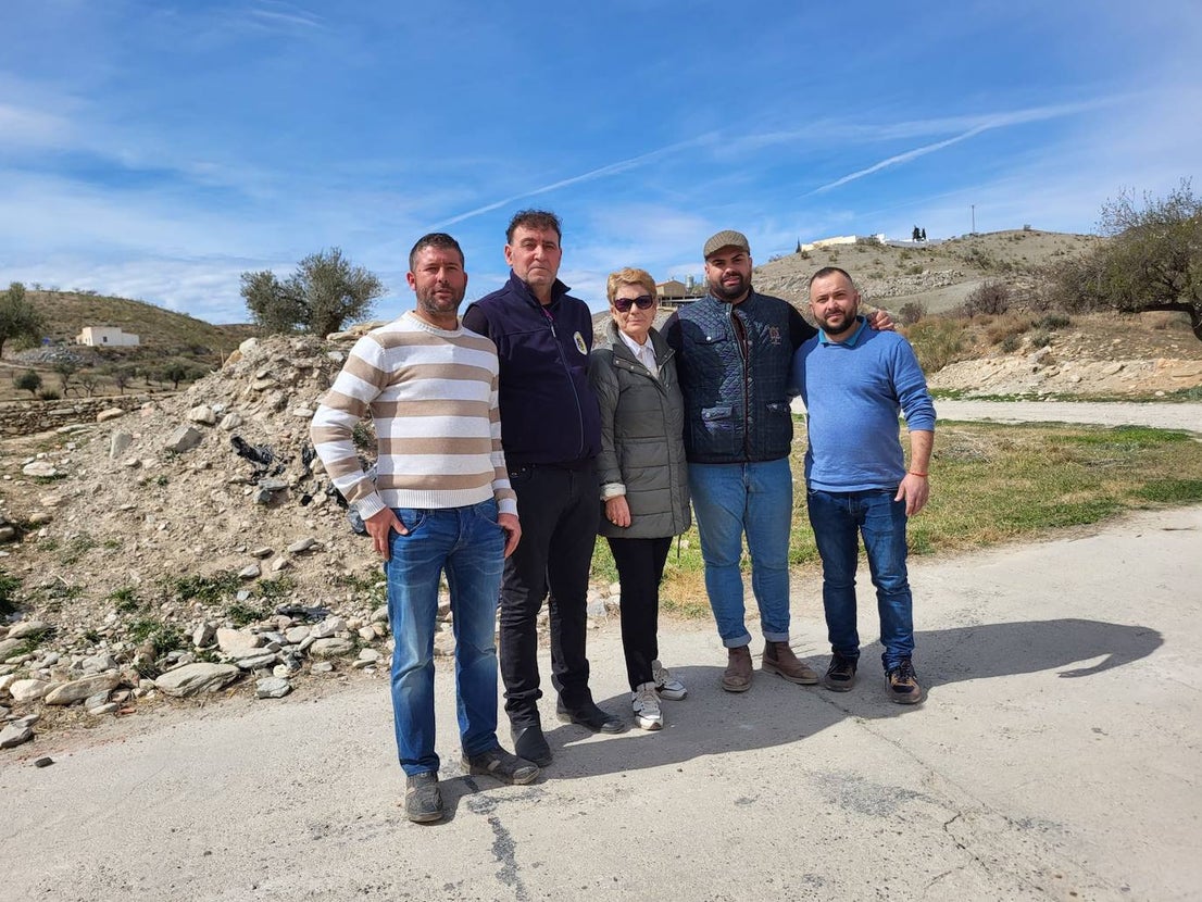 Vecinos de La Mojonera visitan la yeguada de Pérez Monteagud en Uleila