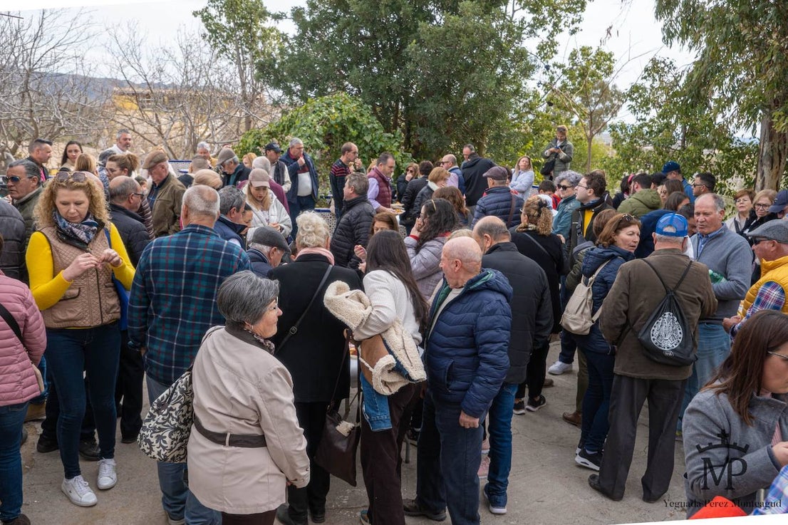 Vecinos de La Mojonera visitan la yeguada de Pérez Monteagud en Uleila