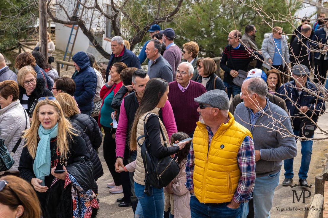 Vecinos de La Mojonera visitan la yeguada de Pérez Monteagud en Uleila