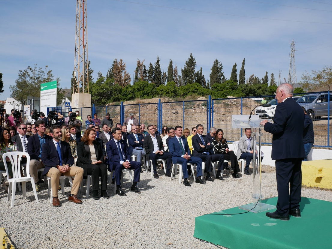 Moreno Bonilla pone la primera piedra de la conexión de Roquetas con la desaladora