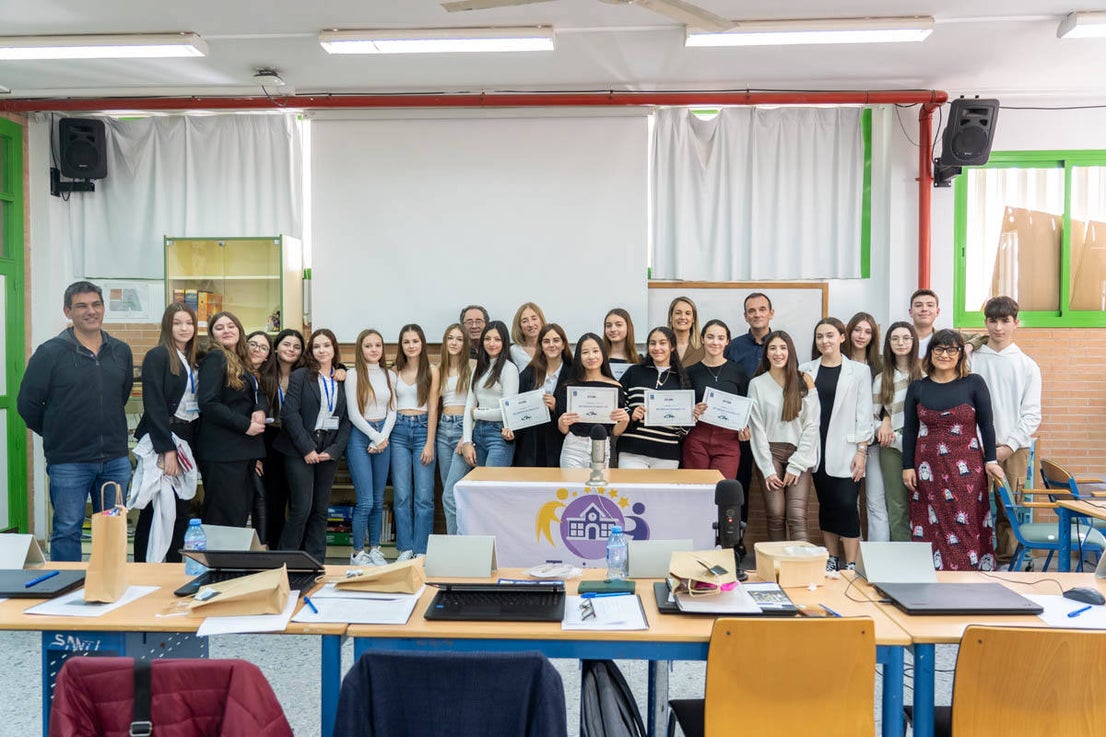 Alumnos del IES Carlos III diseñan una ciudad sostenible dentro de un proyecto internacional