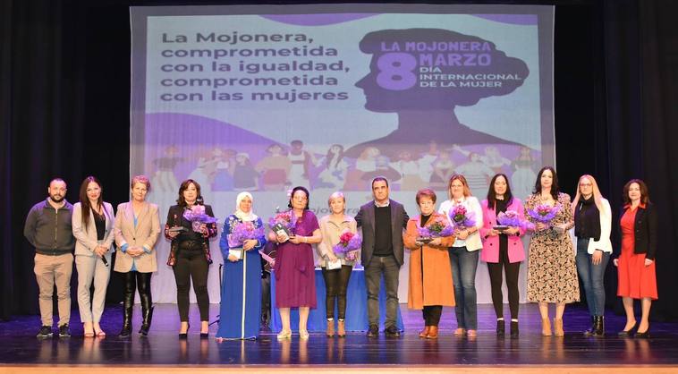 Testimonios y homenajes en la primera Gala de la Mujer de La Mojonera