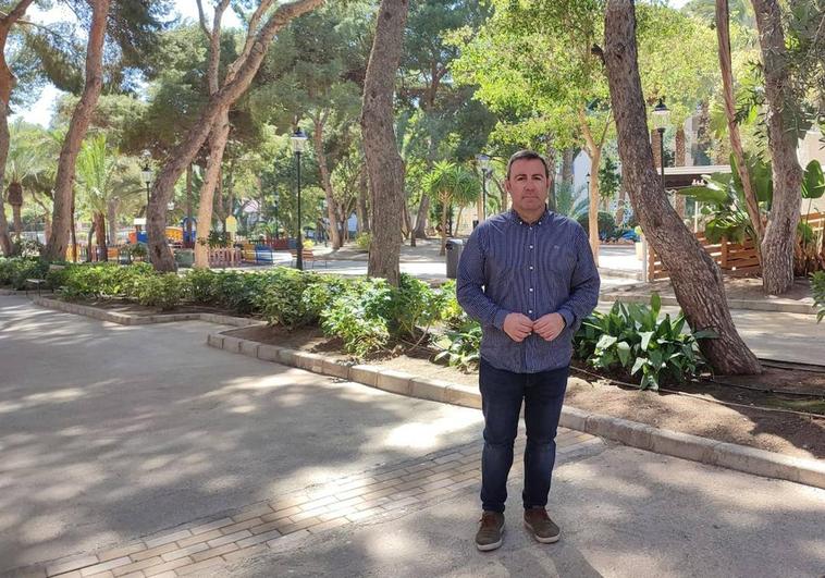 Pepe Montoya propone la instalación de desfibriladores en el Parque Andrés Segovia de Aguadulce