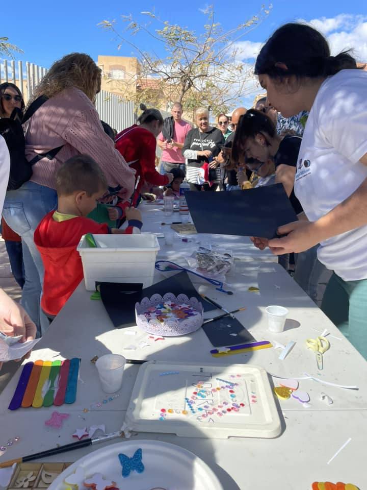 Vícar celebra el Día del Padre con una fiesta en el Parque de las Familias
