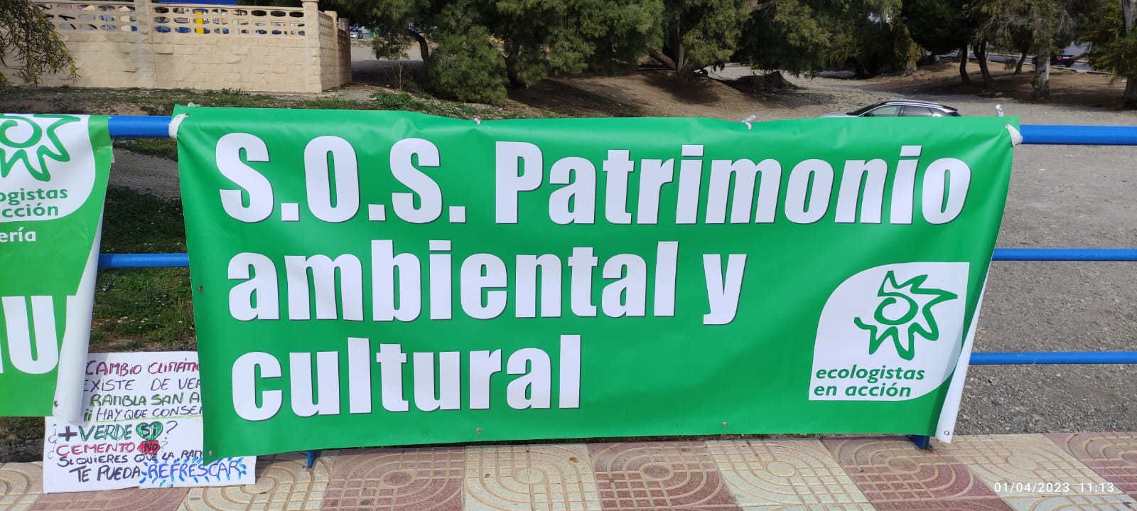 Decenas de personas rechazan el «hormigonado» de la rambla de San Antonio