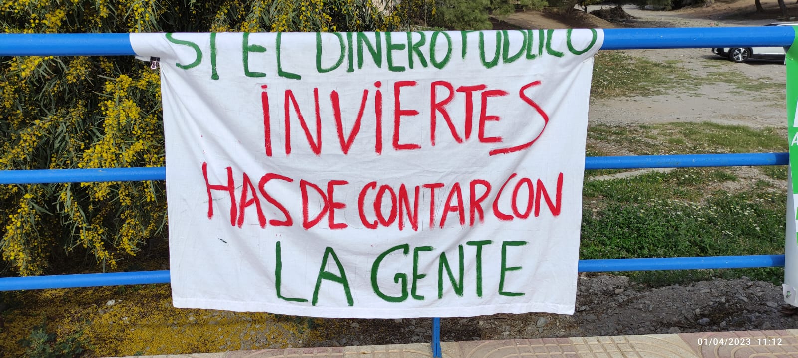 Decenas de personas rechazan el «hormigonado» de la rambla de San Antonio